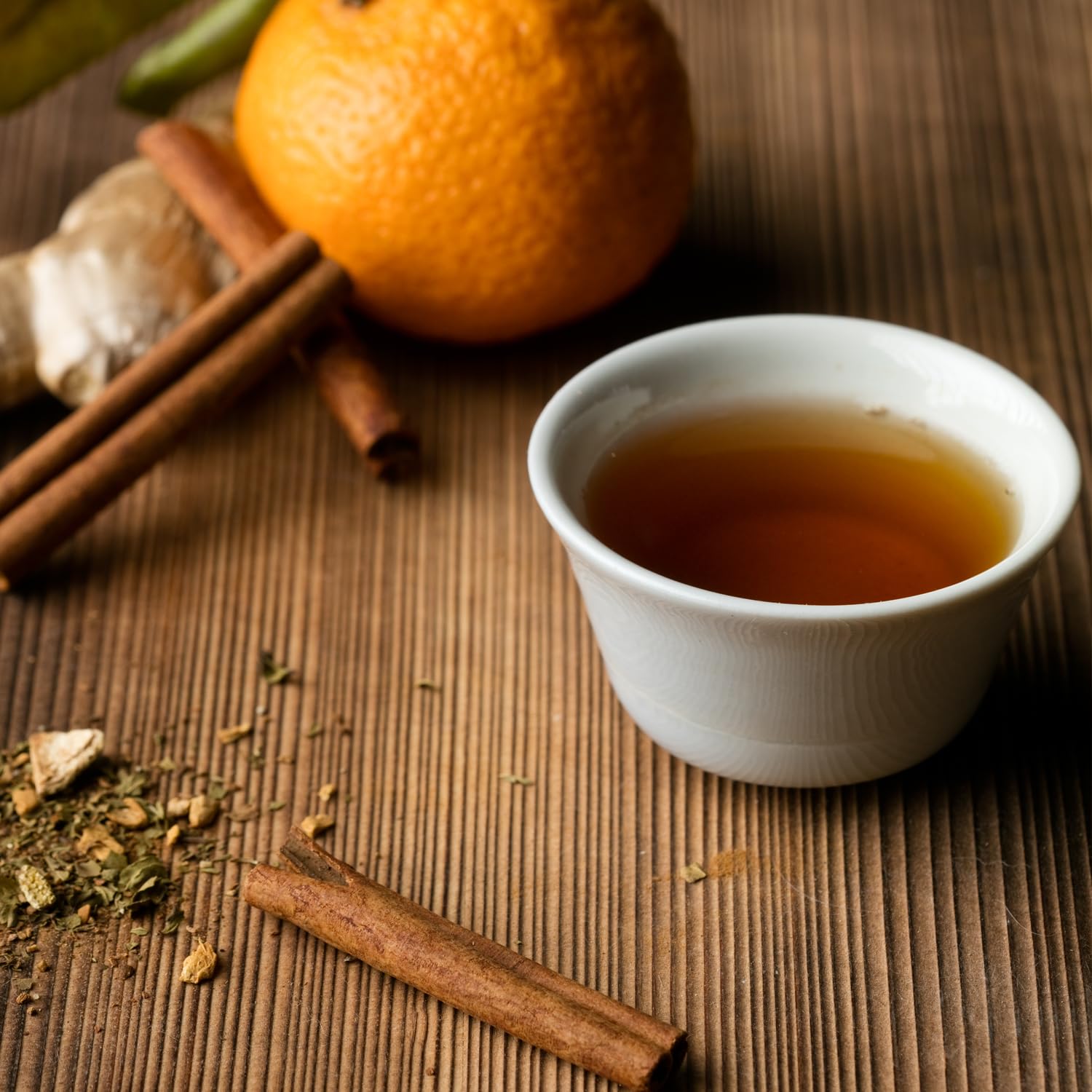 Harney & Sons Decaffeinated Hot Cinnamon - Ceylon Black Tea with Three Types of Cinnamon, Orange Peel and Sweet Cloves - 50 Count Sachet Bag - Image 3